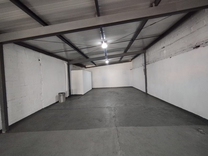 Bodega en Ambos en Cristo Rey