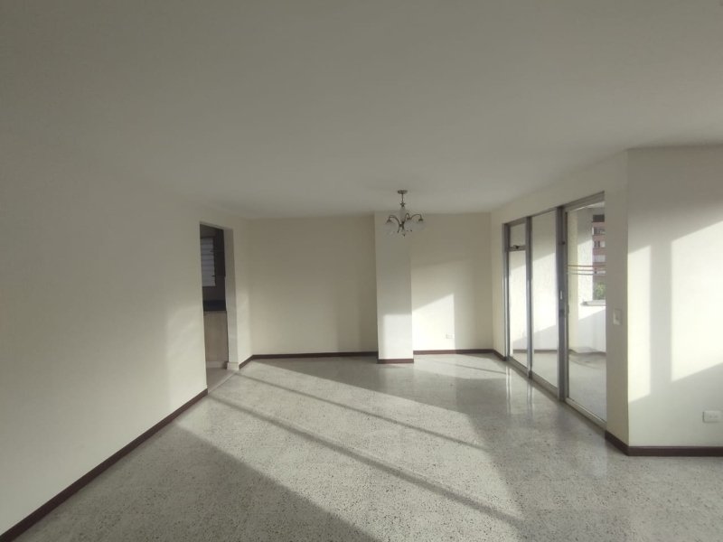 Apartamento en Arriendo en Conquistadores