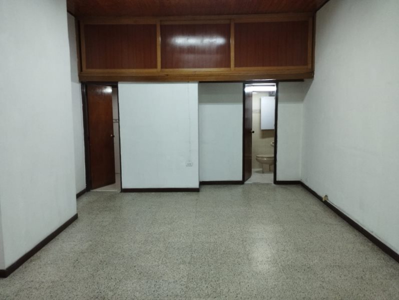 Oficina en Arriendo en Carlos E. Restrepo