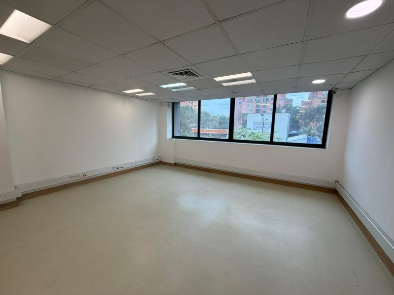 Oficina en Arriendo en Suramericana